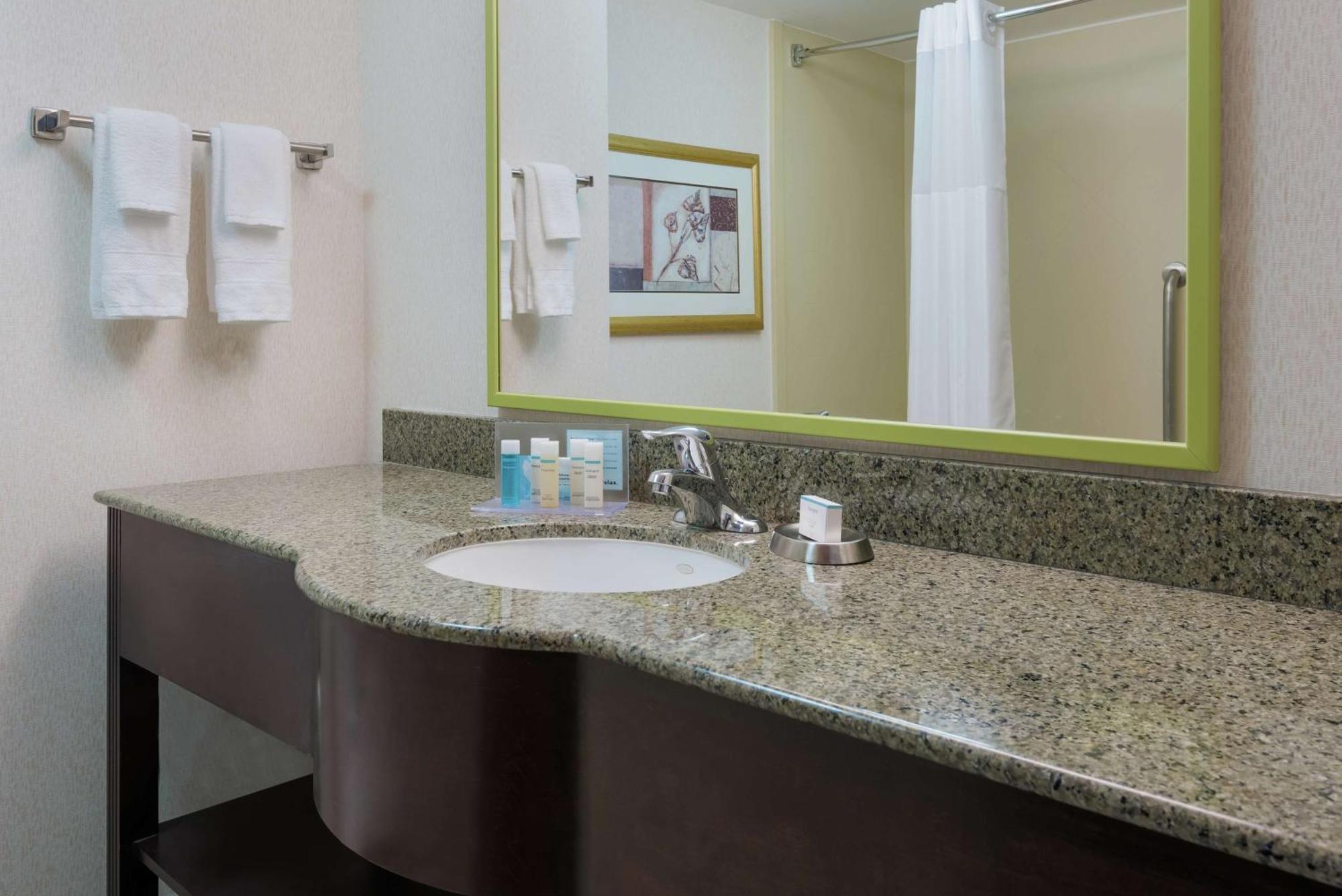 Hampton Inn South Plainfield-Piscataway מראה חיצוני תמונה